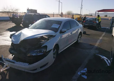 2015 Volkswagen Passat 1.8T Se из США, поврежденный, VIN 1VWBT7A39FC016817